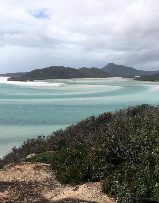 Sailing around Whitsundays